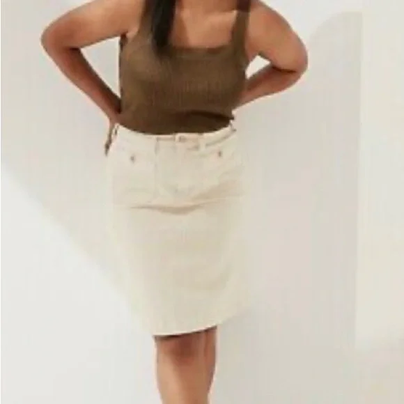 Banana Republic Women's Patch Pocket Denim Skirt - Picture 3 of 8